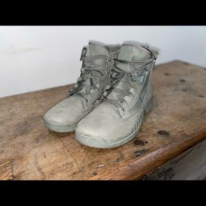 NIKE SFB FIELD 6" khaki/Sage color boots. Men size 12
